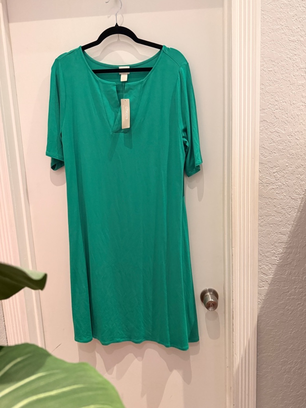 Chico's | Solid Keyhole Short Dress | Vivid Green